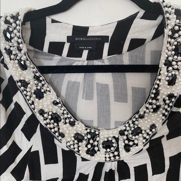BCBG black&white patterned dress w/ Pearl accents - Picture 3 of 4